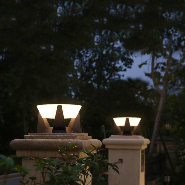 LandingLight™ | Luxurious solar-powered outdoor lamp