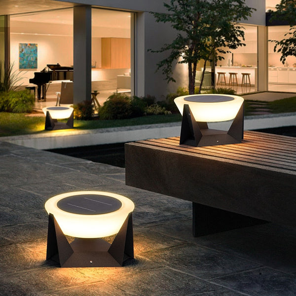 LandingLight™ | Luxurious solar-powered outdoor lamp