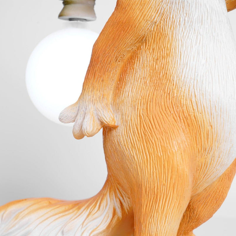 Squirrel table lamp