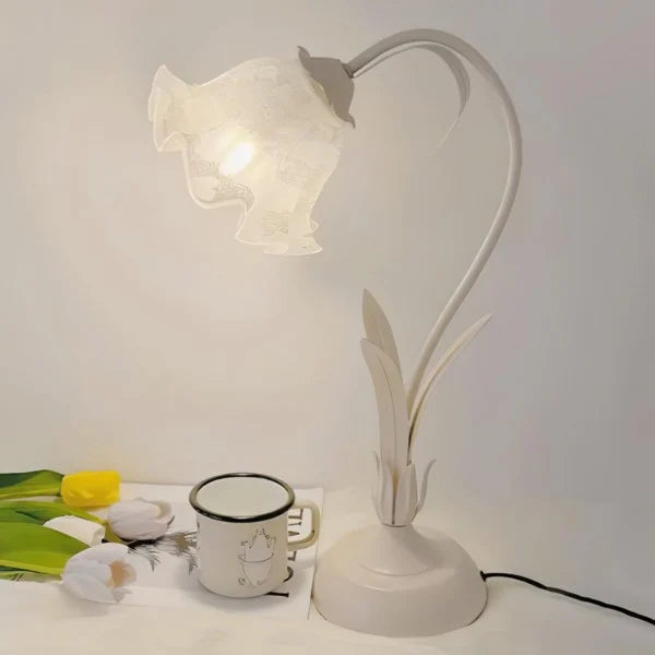 Vintage adjustable flower table lamp